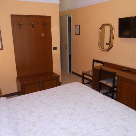 Hotel Salus Монтекатини-Терме Экстерьер фото